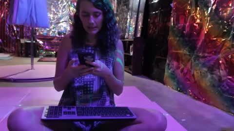 Snapshot of violethooper chatting on December 2, 2024, 3:58 am Violet Hooper online show from December 2, 2024, 3:58 am