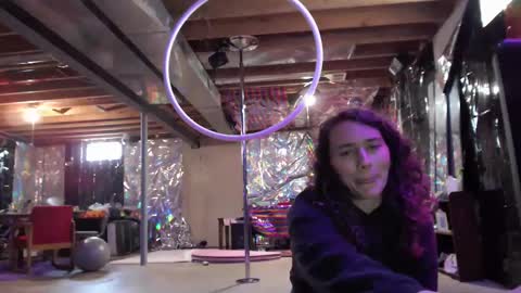 Snapshot of violethooper chatting on February 18, 2025, 6:26 pm Violet Hooper online show from February 18, 2025, 6:26 pm