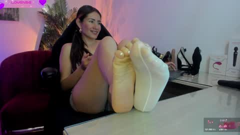 violetparkker online show from January 31, 2025, 11:35 am