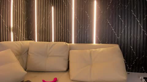 Violet Rose online show from April 6, 2026, 4:46 am