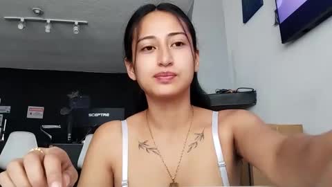 violetskinny online show from January 19, 2025, 3:32 pm