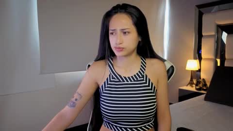 Snapshot of violetskinny chatting on February 3, 2026, 8:36 pm violetskinny online show from February 3, 2026, 8:36 pm