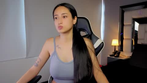 Snapshot of violetskinny chatting on February 18, 2026, 7:43 pm violetskinny online show from February 18, 2026, 7:43 pm