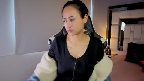 Snapshot of violetskinny chatting on February 20, 2026, 9:04 pm violetskinny online show from February 20, 2026, 9:04 pm