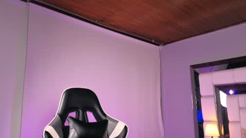 violetskinny online show from June 11, 2026, 12:32 am