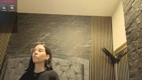 Snapshot of violett__golden chatting on September 11, 2025, 10:59 am ViolettGolden online show from September 11, 2025, 10:59 am