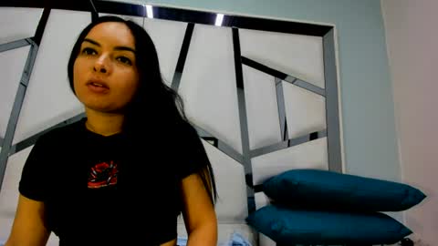 violett_bliss online show from July 8, 2026, 3:11 am