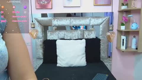 Violeta froz online show from January 24, 2025, 5:00 pm