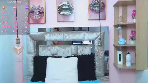 Violeta froz online show from February 18, 2025, 4:26 pm