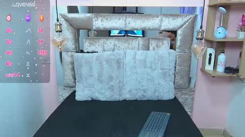 Violeta froz online show from February 27, 2025, 4:43 pm