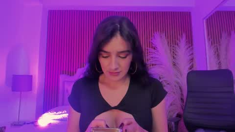 violett_hott_ online show from February 2, 2026, 12:37 pm