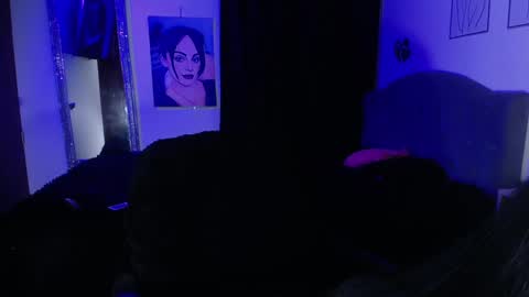 violett  Independent model online show from January 7, 2025, 12:34 am