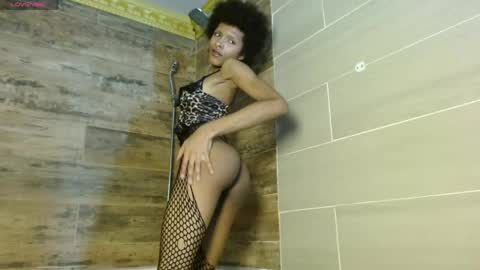 V I O L E T T E  online show from April 26, 2026, 4:26 pm