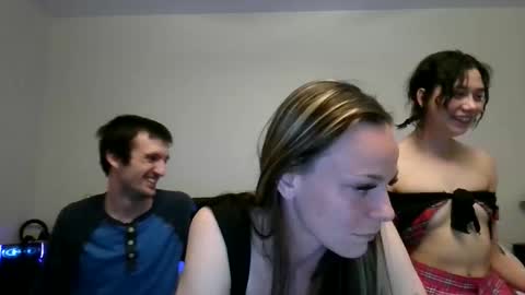 Snapshot of violett_taurus chatting on March 15, 2026, 7:03 am violett_taurus online show from March 15, 2026, 7:03 am