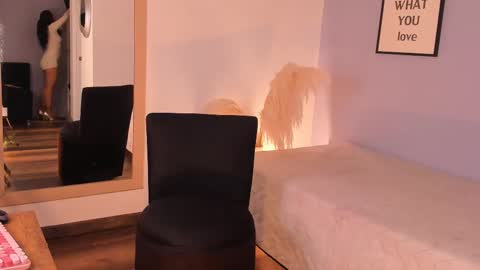 Snapshot of violetta_bold chatting on February 15, 2025, 2:44 pm violetta_bold online show from February 15, 2025, 2:44 pm