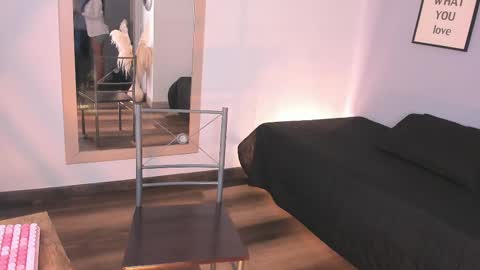 Snapshot of violetta_bold chatting on February 18, 2025, 5:42 pm violetta_bold online show from February 18, 2025, 5:42 pm