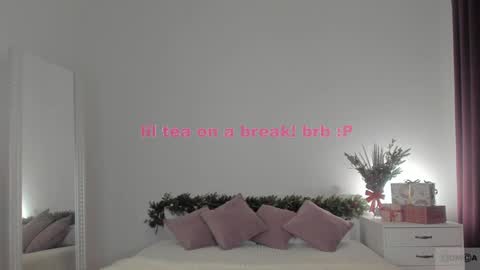violetta_finch online show from December 22, 2024, 11:33 am