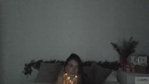 violetta_finch online show from December 25, 2024, 5:37 pm