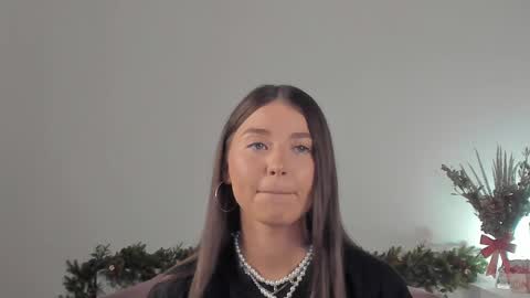 violetta_finch online show from January 8, 2025, 8:16 am