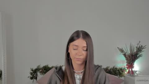violetta_finch online show from January 27, 2025, 8:29 am