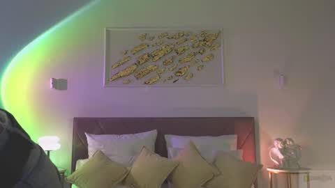 violetta_finch online show from October 15, 2025, 9:20 am