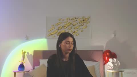 violetta_finch online show from March 21, 2026, 11:26 am