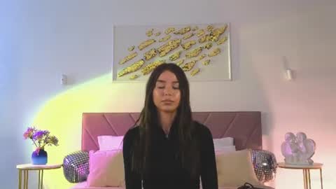 Snapshot of violetta_finch chatting on July 7, 2026, 10:52 am violetta_finch online show from July 7, 2026, 10:52 am