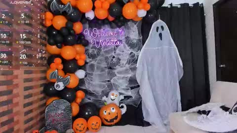 Snapshot of violetta_pretty chatting on October 22, 2025, 8:19 pm violetta_pretty online show from October 22, 2025, 8:19 pm