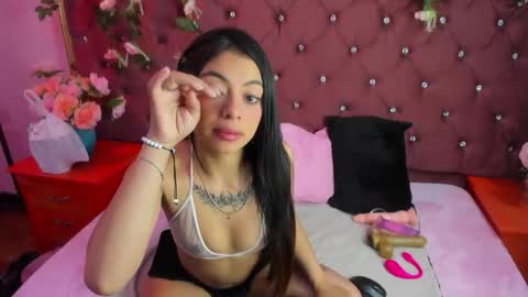 Snapshot of violetta_rousse_ chatting on October 29, 2025, 1:13 pm Violetta Rousse online show from October 29, 2025, 1:13 pm