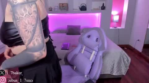 ViolettaBaker online show from February 19, 2025, 7:27 pm