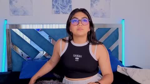 Snapshot of violettabloom1_ chatting on September 16, 2025, 8:32 pm violettabloom1_ online show from September 16, 2025, 8:32 pm