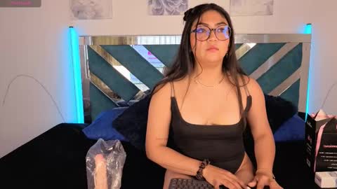 Snapshot of violettabloom1_ chatting on September 24, 2025, 9:07 pm violettabloom1_ online show from September 24, 2025, 9:07 pm