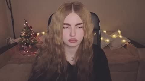 ViolettaOtis online show from December 18, 2025, 12:33 pm