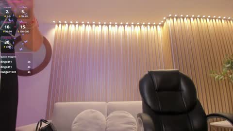 Violett Castel online show from January 23, 2025, 2:12 am