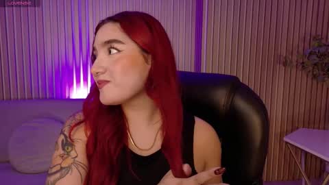 Violett Castel online show from November 7, 2025, 7:25 pm