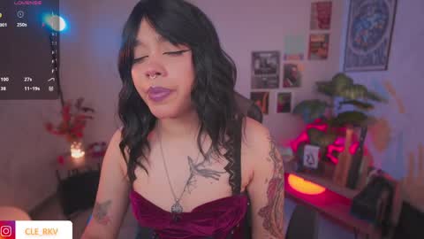 JULIE UWU online show from April 5, 2026, 9:23 pm