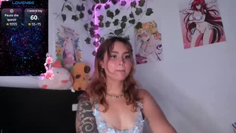 Violette  online show from January 3, 2025, 7:50 pm
