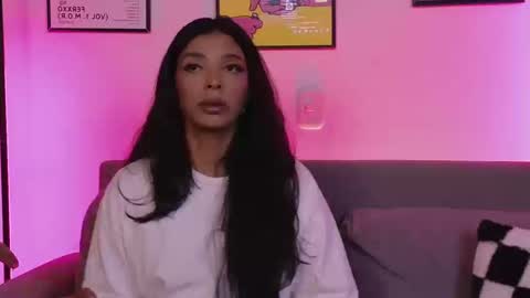 Violet online show from September 19, 2025, 4:25 am