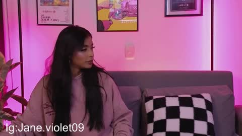 Violet online show from September 22, 2025, 1:29 am