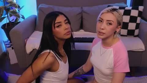 Violet online show from January 17, 2026, 1:54 am