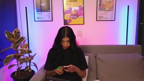 Violet online show from April 3, 2026, 1:14 am