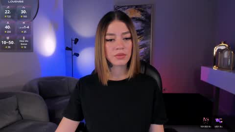 Snapshot of violetthansson chatting on February 2, 2025, 5:37 pm Violett online show from February 2, 2025, 5:37 pm