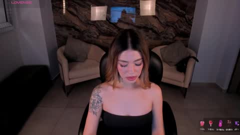 Snapshot of violetthansson chatting on February 11, 2025, 9:46 pm Violett online show from February 11, 2025, 9:46 pm