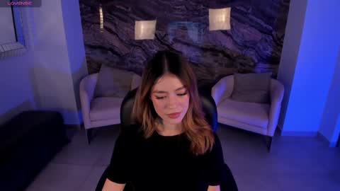 Snapshot of violetthansson chatting on February 16, 2025, 10:21 pm Violett online show from February 16, 2025, 10:21 pm