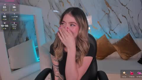 Snapshot of violetthansson chatting on October 9, 2025, 2:31 am Violett online show from October 9, 2025, 2:31 am