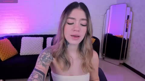 Snapshot of violetthansson chatting on October 11, 2025, 6:50 pm Violett online show from October 11, 2025, 6:50 pm