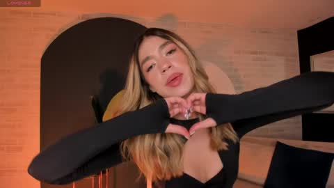 Violett  online show from April 14, 2026, 9:15 am