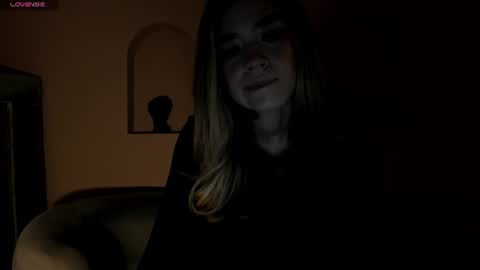 Snapshot of violetthansson chatting on July 5, 2026, 11:06 am Violett online show from July 5, 2026, 11:06 am