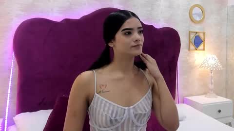 ViolettJhonson online show from December 22, 2025, 2:47 pm