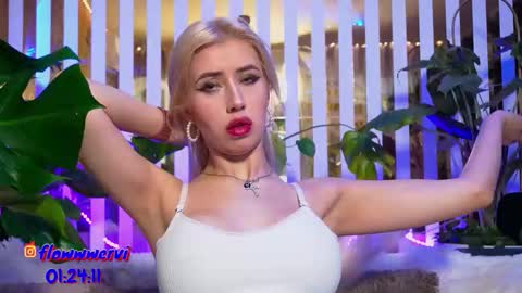 Snapshot of violetttttacb chatting on February 10, 2026, 5:28 pm Violetta online show from February 10, 2026, 5:28 pm